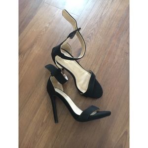 Black strap high heels size 6